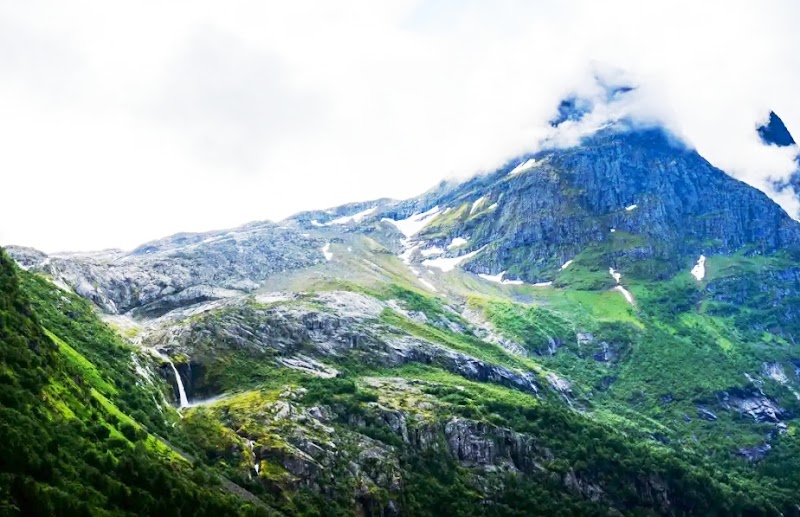 Strupenfossen: Norway's Cascading Wonder - Strupenfossen