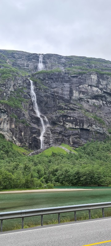 Majestic Waterfall Wonder: Døntefossen in Rauma - Døntefossen