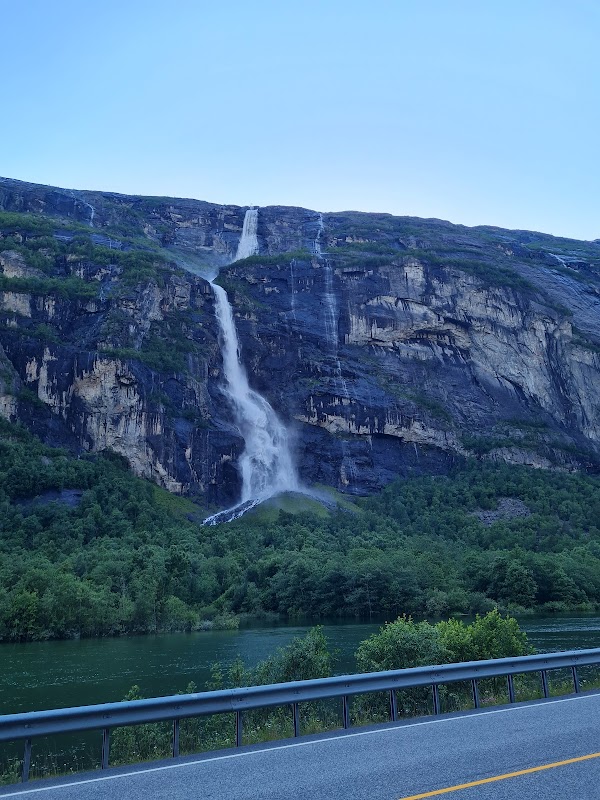 Majestic Waterfall Wonder: Døntefossen in Rauma - Døntefossen