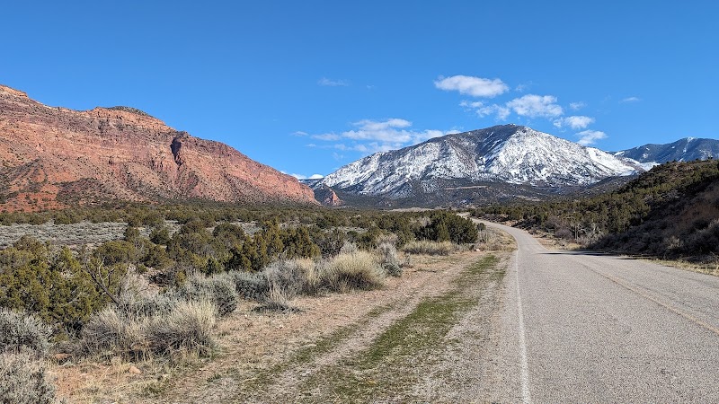 Manti-La Sal National Forest: Nature’s Green Canvas surrounding landscape