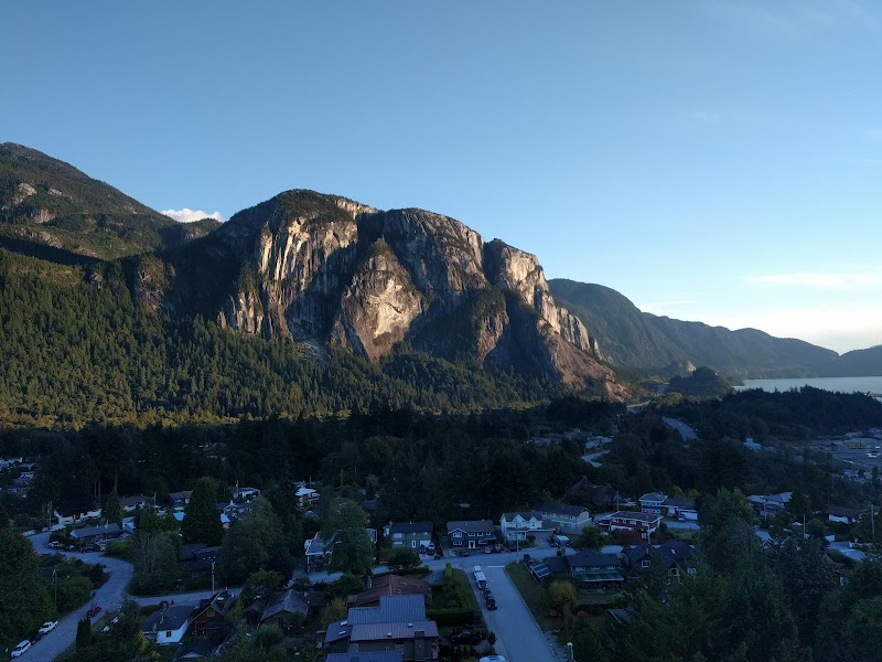 Climbing Venture at Smoke Bluffs, Squamish - Smoke Bluffs Trail