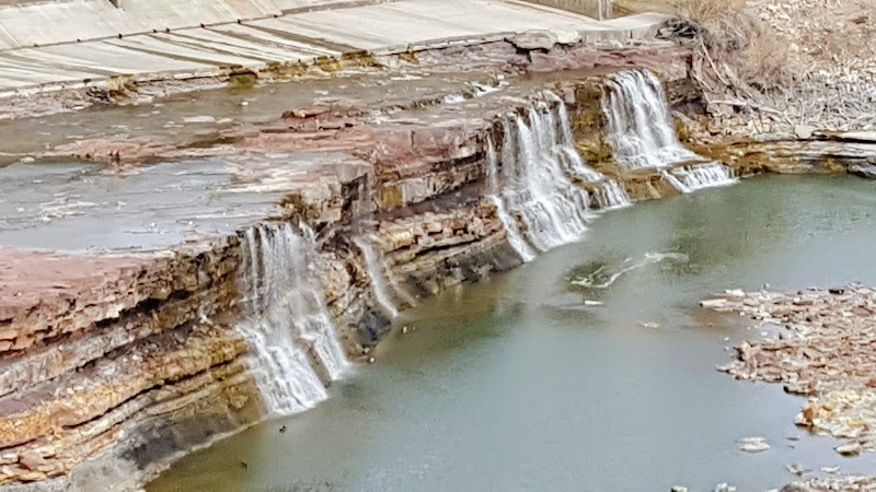 Waterfall Wonder at Rainbow Falls surrounding landscape