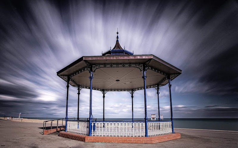 Coastal Charm of Bognor Regis Beach surrounding landscape
