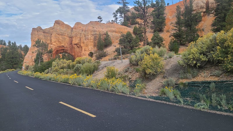 Thunder Mountain Trail: Utah's Scenic Wonder surrounding landscape