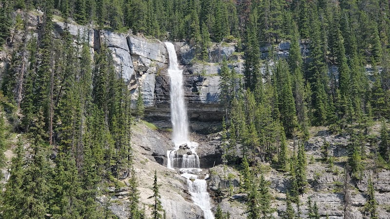 Waterfall Wonder: Bridal Veil Falls in Alberta - Bridal Veil Falls