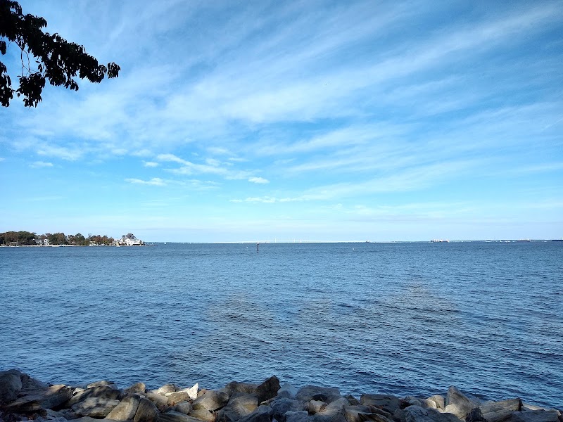 Scenic Serenity at Thomas Point Park surrounding landscape