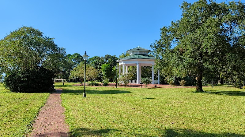 Lafayette Park: Coastal Delight of Apalachicola - Lafayette Park