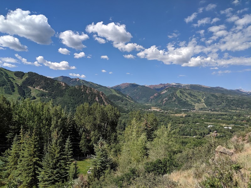 Hiking at Hunter Creek Trail Head - Hunter Creek Trail Head
