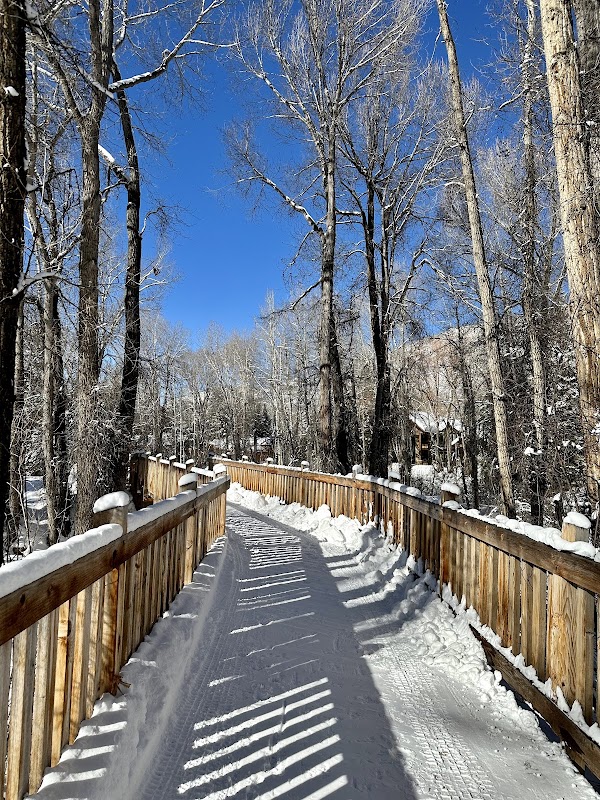 Herron Park in Aspen: A Riverside Retreat surrounding landscape