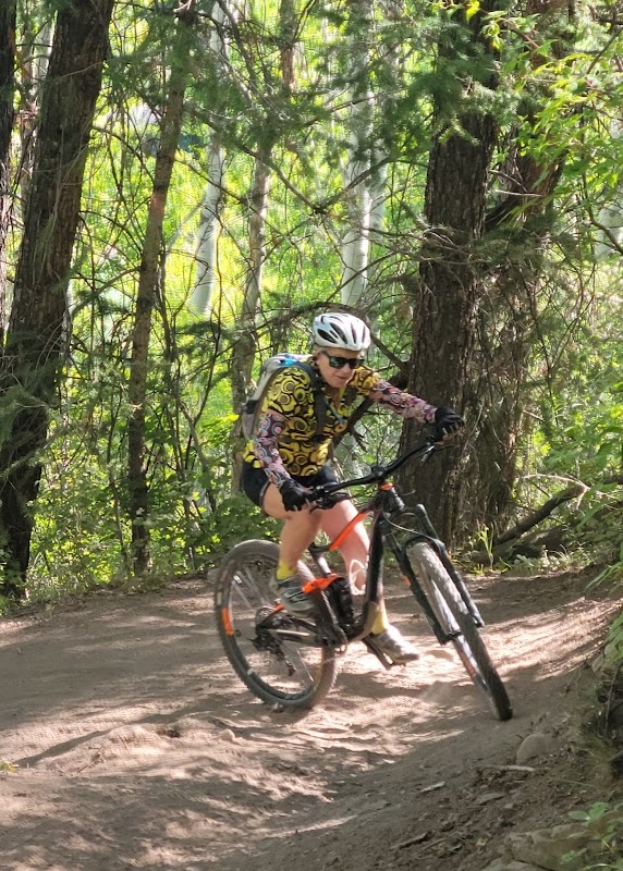 Hiking in Aspen’s Beauty: Tom Blake Trailhead outdoor detail