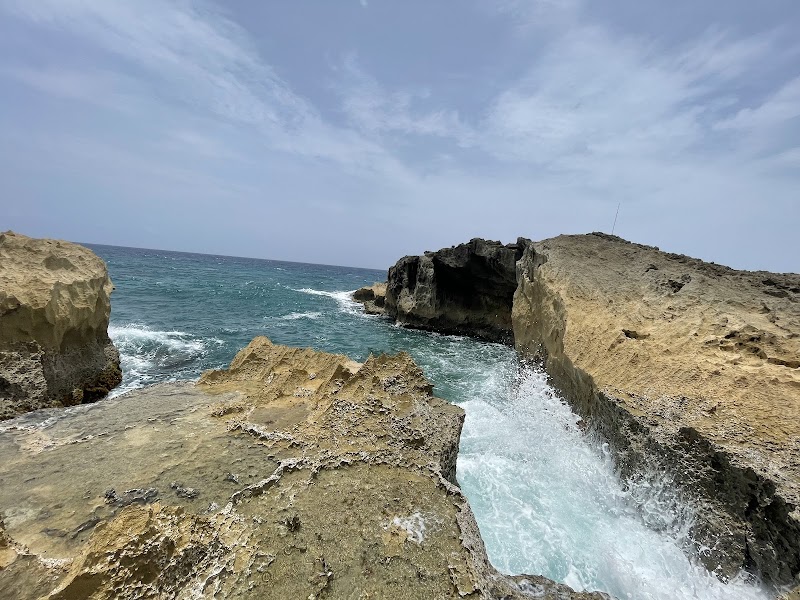 Natural Swimming Haven at La Poza de las Mujeres outdoor detail