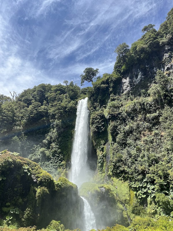 Stunning Waterfall Experience at Salto El Léon, Pucón - Salto El Léon