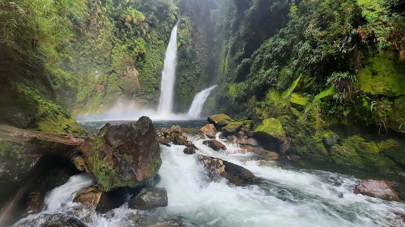 Waterfall Wonders at Sendero Cascadas Escondidas, Chaitén - Sendero Cascadas Escondidas