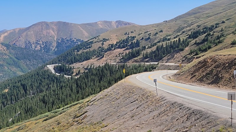 Mountain Hiking at Grizzly Peak Trailhead, Dillon, Colorado surrounding landscape