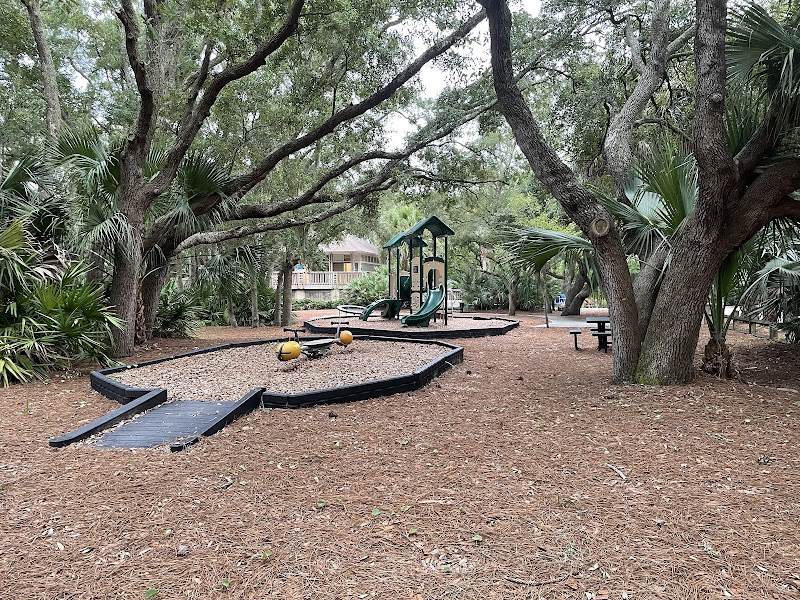 Serene Coastal Escape at Islanders Beach Park, Hilton Head Island surrounding landscape