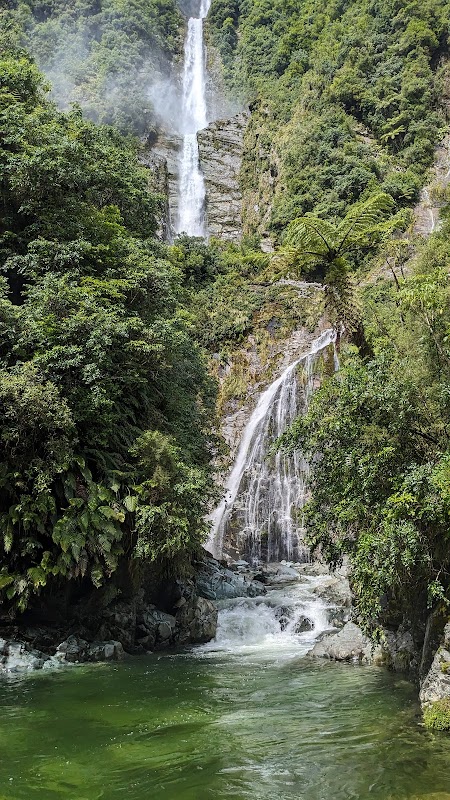 Waterfall Wonder of Southland: Humboldt Falls, New Zealand - Humboldt Falls