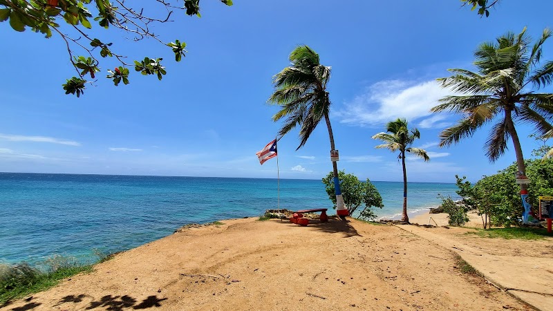 Scenic Coastal Escape at Peña Blanca Beach, Aguadilla outdoor detail