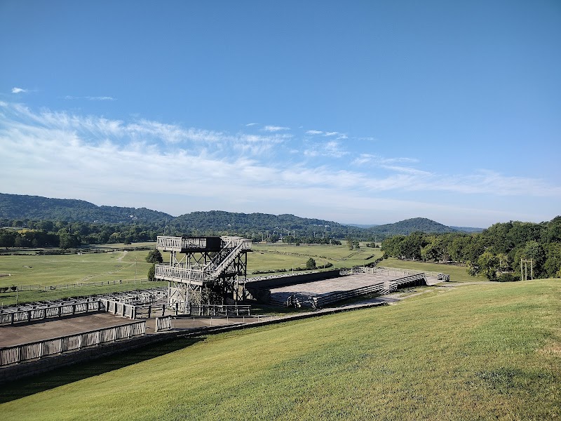 Nature’s Retreat at Warner Parks, Nashville surrounding landscape