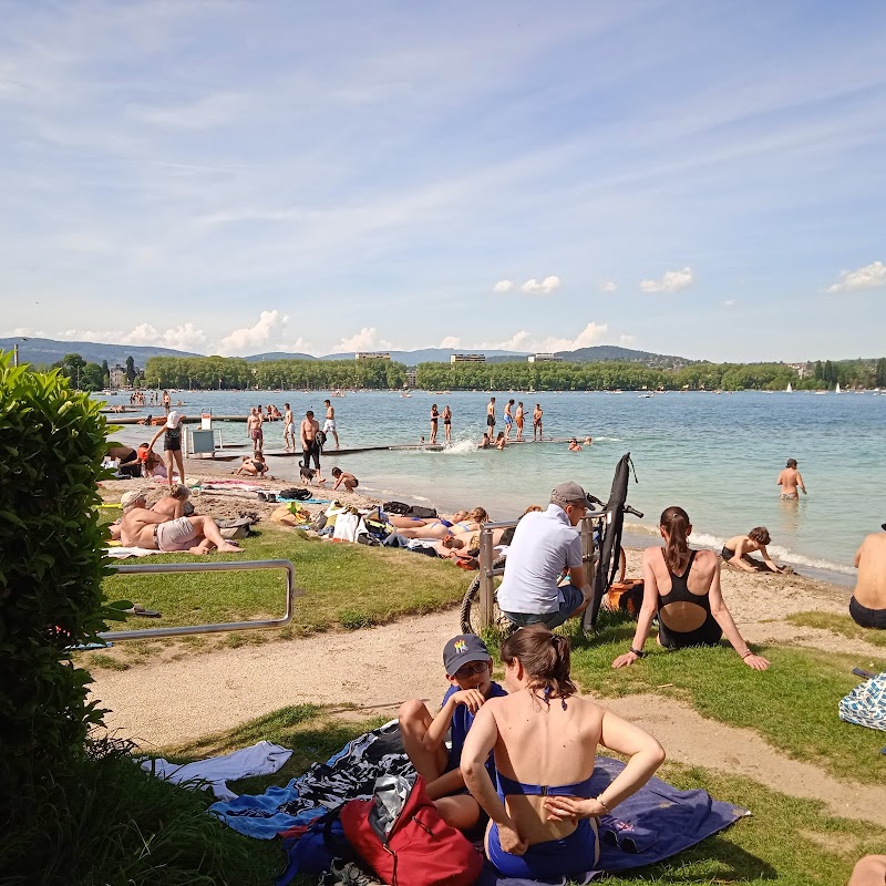 Lakeside Beauty at Plage Des Marquisats, Annecy - Plage Des Marquisats