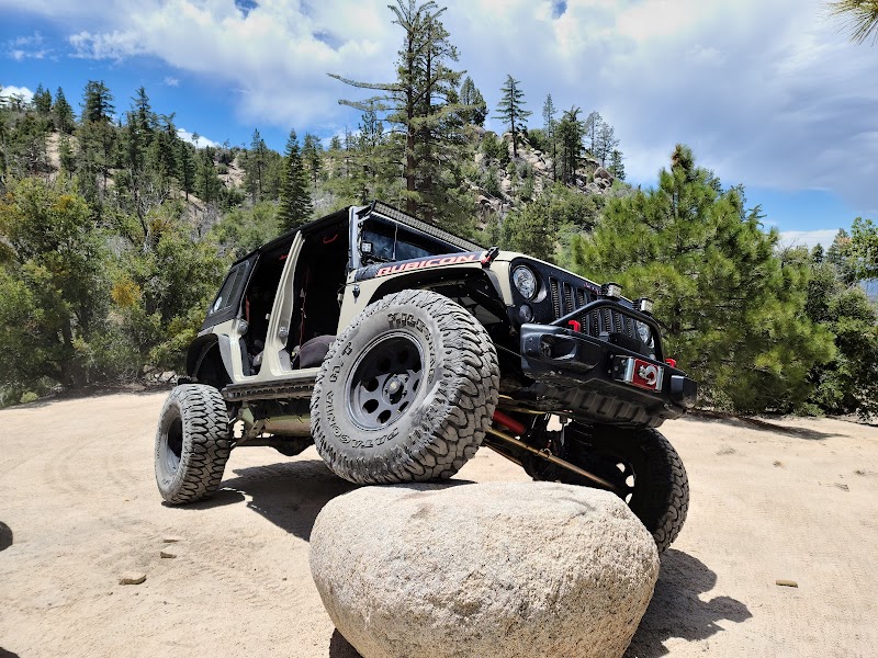 Adventure Off-Roading on Holcomb Creek 4x4 Trail in Green Valley Lake - Holcomb Creek 4x4 Trail
