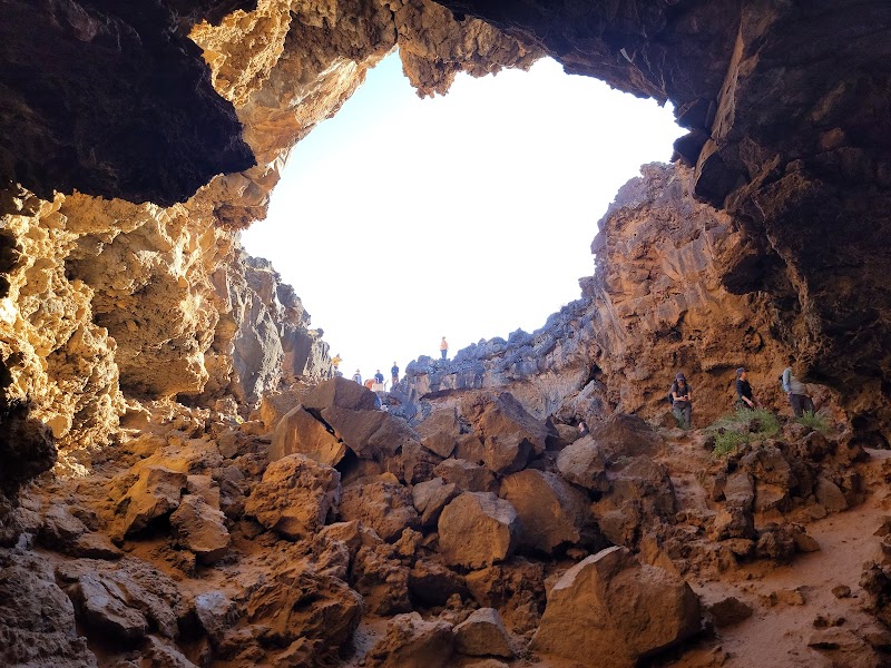 Hiking and Scenic Beauty at Snow Canyon State Park, Ivins, Utah surrounding landscape