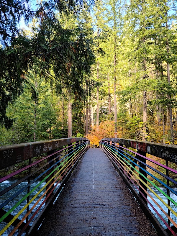 Natural Hot Springs Retreat: Umpqua Hot Springs, Oregon outdoor detail