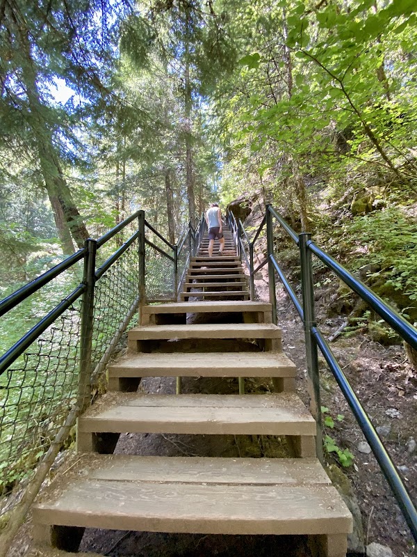Waterfall Wonder: Toketee Falls Trailhead, Oregon surrounding landscape