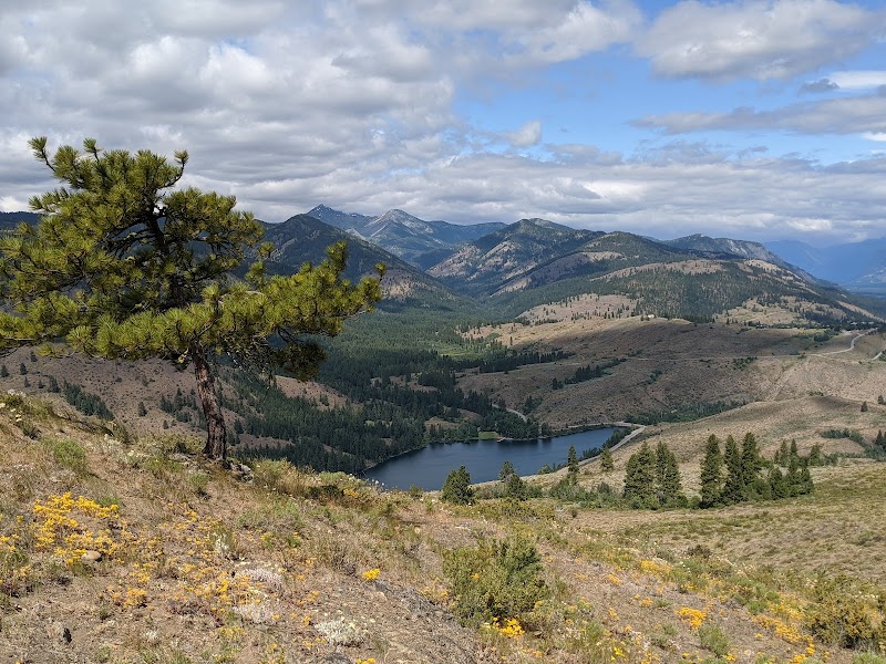 Scenic Hiking at Patterson Mountain Trailhead near Winthrop, WA - Patterson Mountain Trailhead