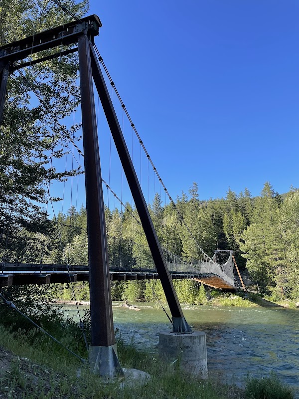 Scenic Suspension Bridge & River Crossing Near Winthrop, WA surrounding landscape