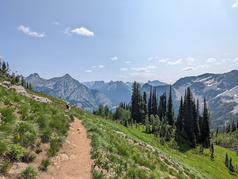 Scenic Hiking at Rainy Pass Trailhead near Winthrop, WA - Rainy Pass Trailhead
