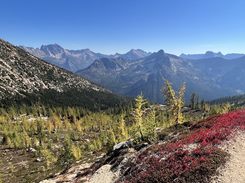 Scenic Hiking at Cutthroat Trailhead near Winthrop, Washington - Cutthroat Trailhead