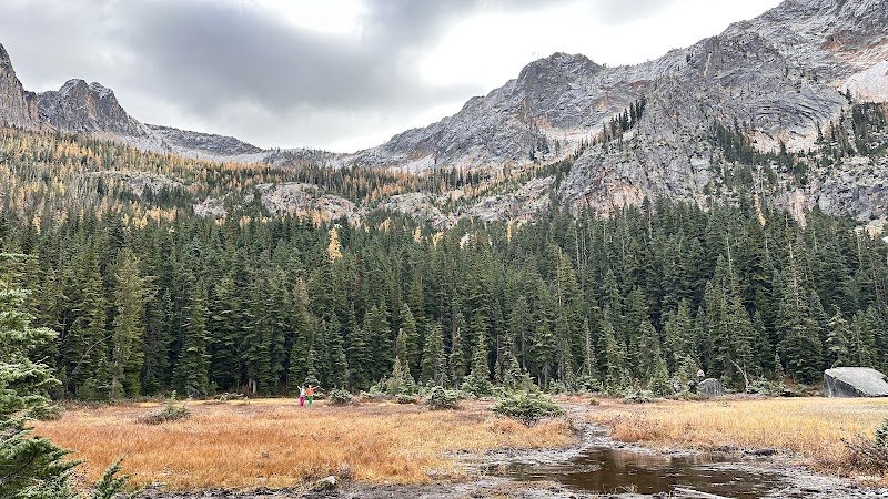Scenic Hiking at Cutthroat Trailhead near Winthrop, Washington - Cutthroat Trailhead