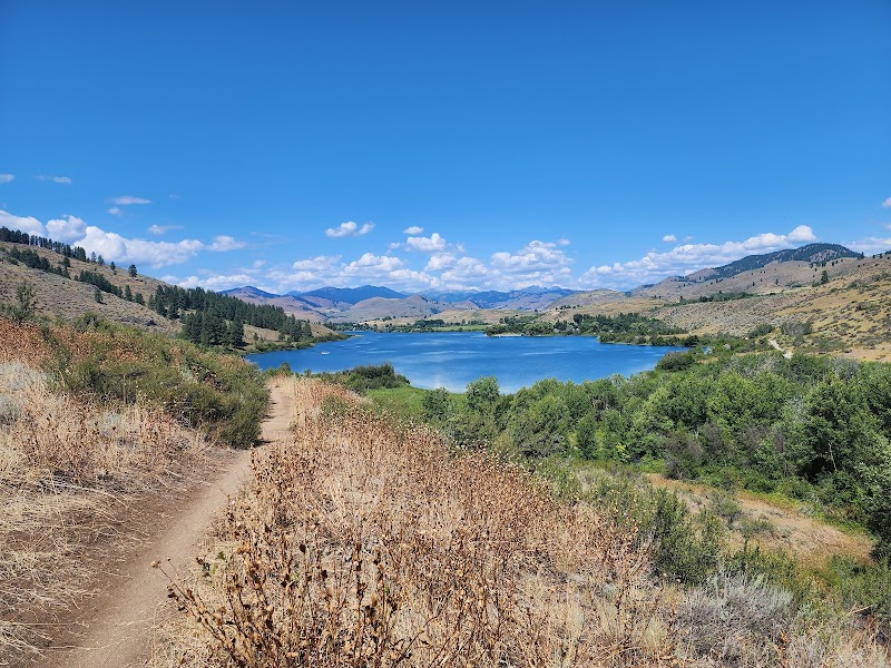 Scenic Hiking at Lake Creek Trailhead near Winthrop, WA - Lake Creek Trailhead