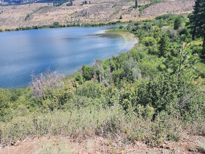 Scenic Hiking at Lake Creek Trailhead near Winthrop, WA surrounding landscape