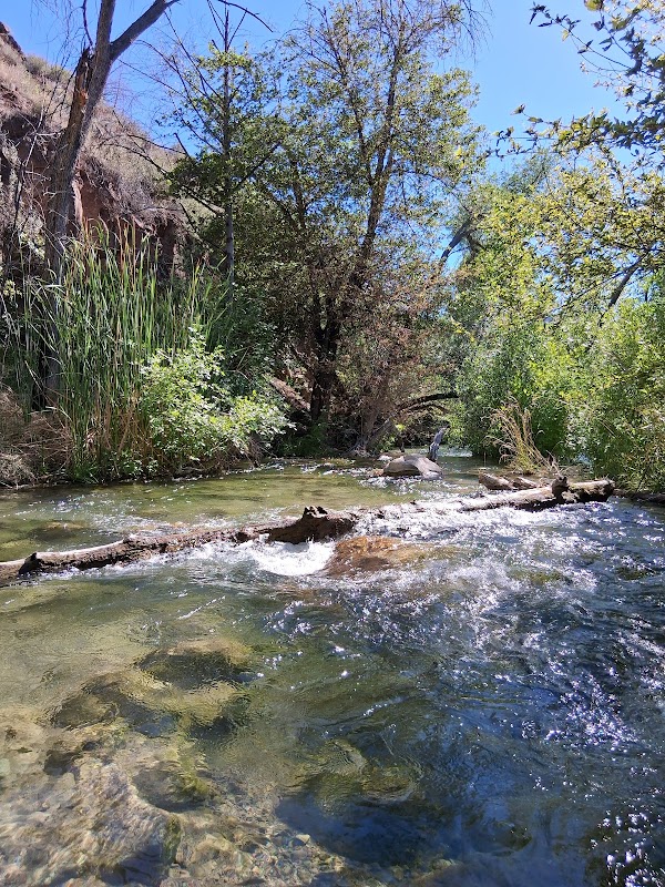 Scenic Waterfall & Creek Adventure at Fossil Creek, Arizona surrounding landscape
