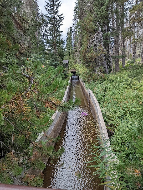 Wilderness Beauty at Sky Lakes Near Klamath Falls surrounding landscape