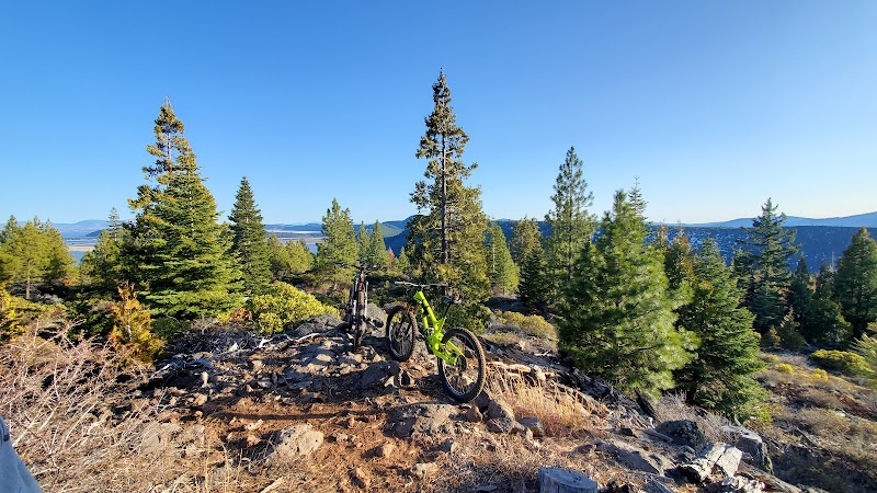 Hiking and Biking at Spence Mountain Trailhead near Klamath Falls outdoor detail
