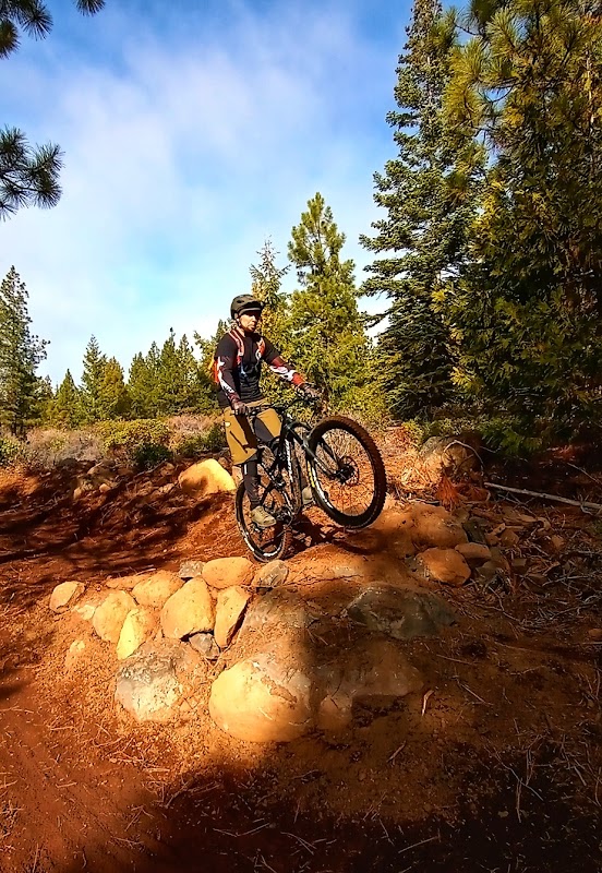 Hiking and Biking at Spence Mountain Trailhead near Klamath Falls surrounding landscape