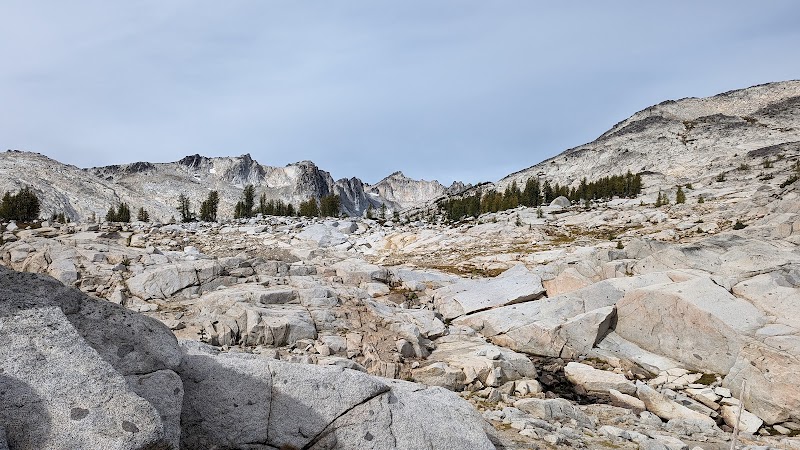 Alpine Wilderness & Lakes of The Enchantments, Washington surrounding landscape