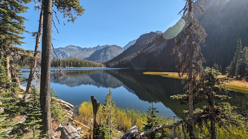 Alpine Wilderness & Lakes of The Enchantments, Washington outdoor detail