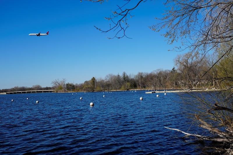 Scenic Lakeside Retreat at Lake Nokomis - Lake Nokomis