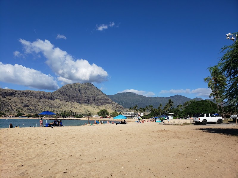 Coastal Haven: Pōkaʻī Bay Beach Park, Waianae - Pōkaʻī Bay Beach Park
