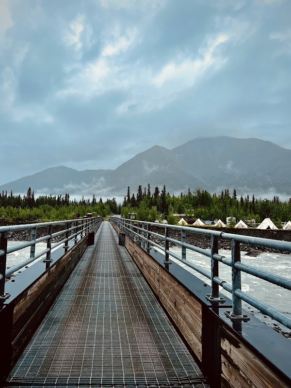 Base Camp Kennicott: Alaska's Glacial Gateway - Base Camp Kennicott