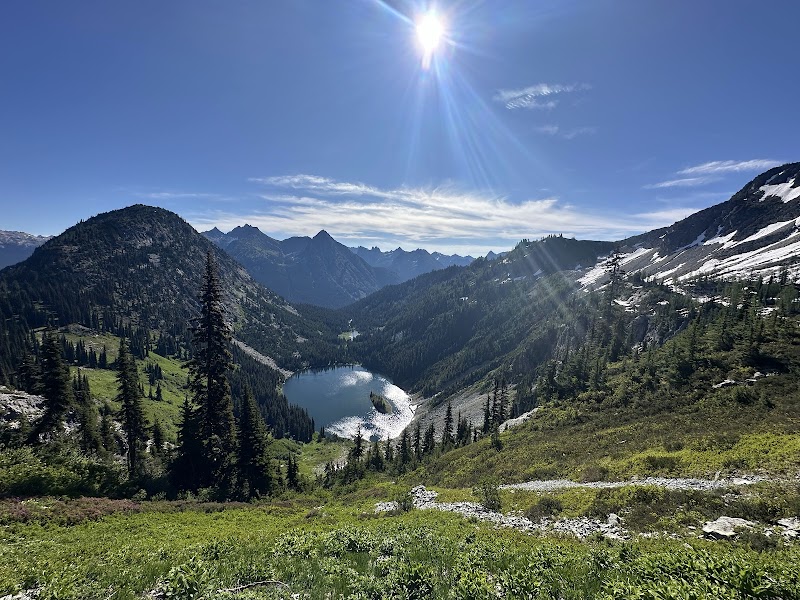Hiking Adventure at Maple Pass Loop in Washington - Maple Pass Loop