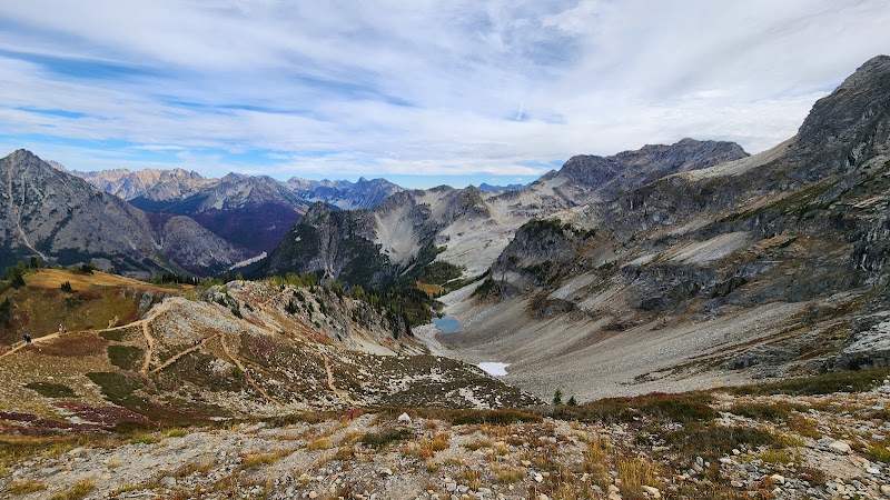 Hiking Adventure at Maple Pass Loop in Washington - Maple Pass Loop