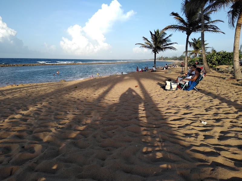 Natural Coastal Escape at Terraplen La Posita de Piñones, Loíza surrounding landscape