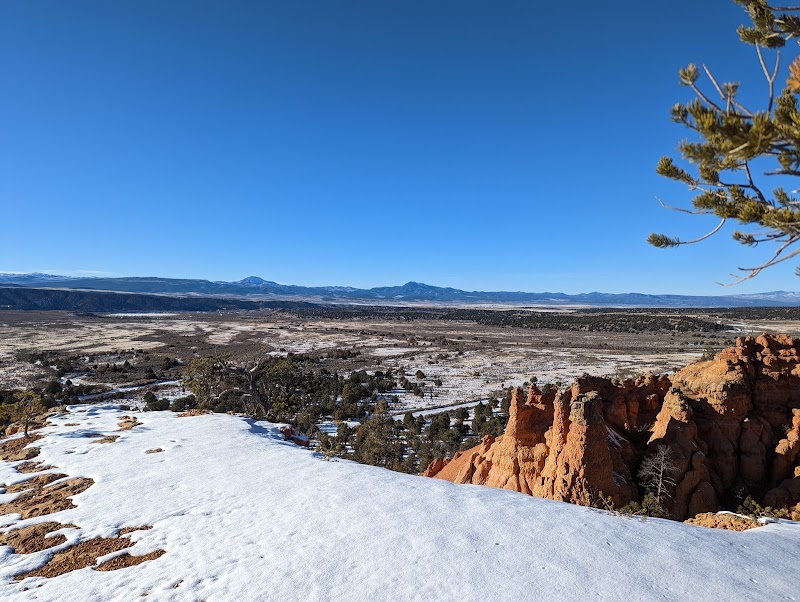Natural Rock Arch Adventure at Arches Trailhead, Panguitch, Utah outdoor detail
