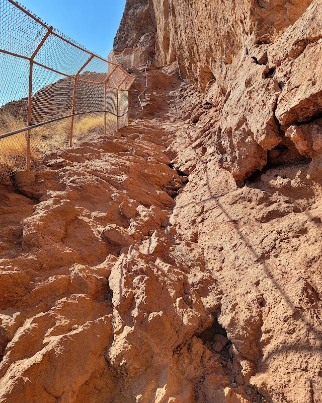 Hiking Adventure at Echo Canyon Recreation Area in Phoenix, Arizona - Echo Canyon Recreation Area