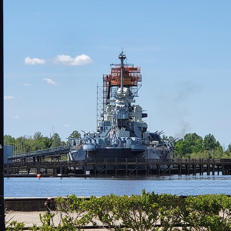 Scenic Waterfront Walk in Wilmington, NC outdoor detail