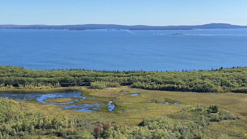 Thrilling Cliffside Hiking at Precipice Trail, Bar Harbor surrounding landscape